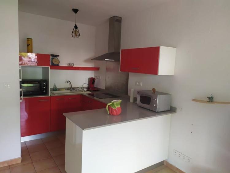 Charmant Appartement En Bord De Mer Avec Piscine Gourbeyre المظهر الخارجي الصورة